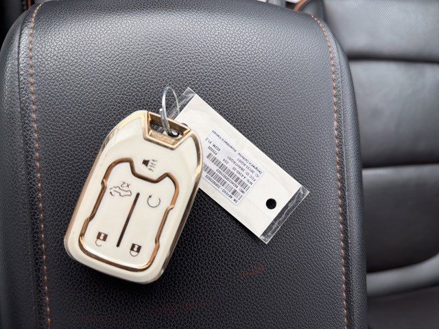 Used 2021 GMC Acadia AT4 w/ Technology Package image 30