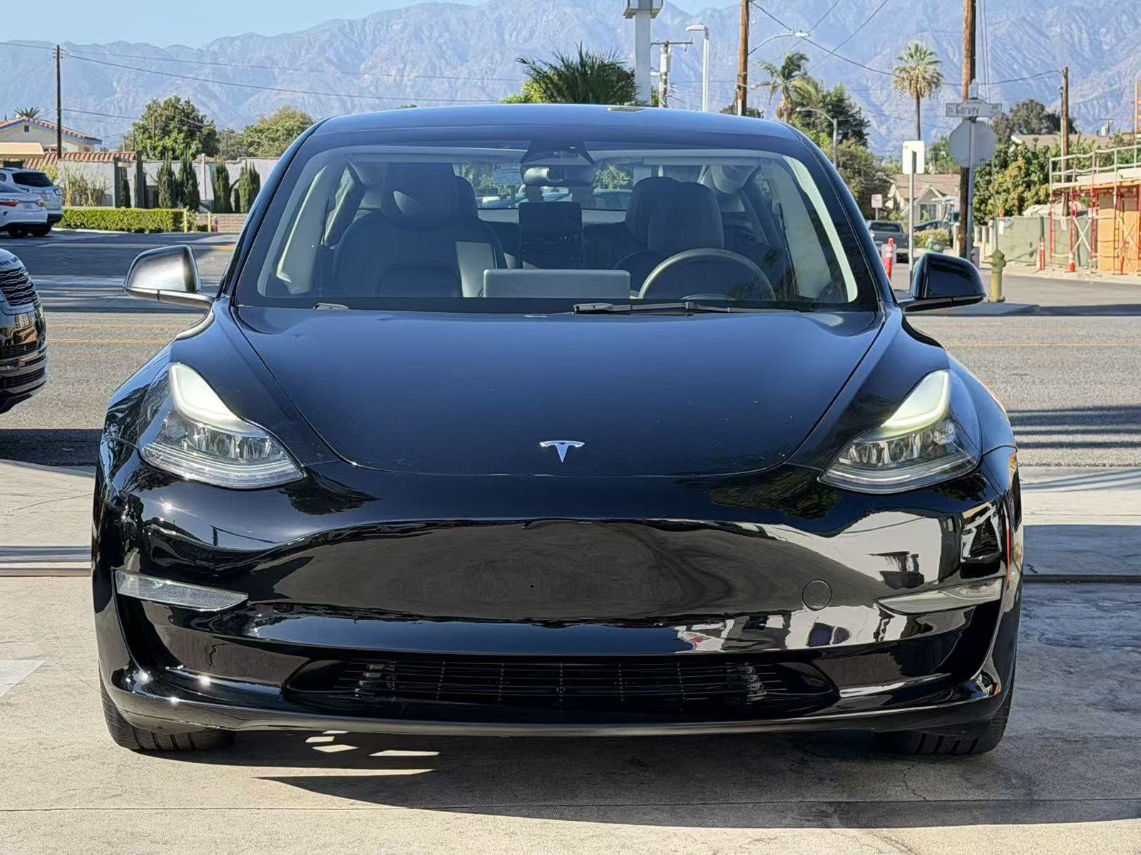 Used 2023 Tesla Model 3 Standard Range RWD image 3