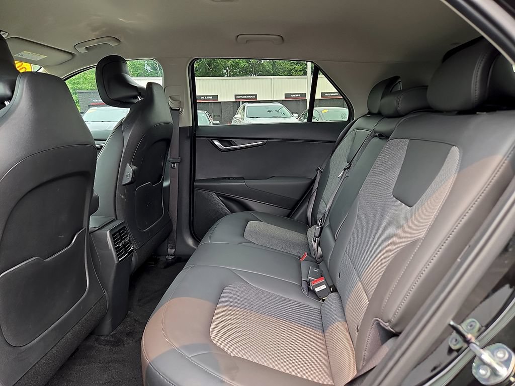 Used 2024 Kia Niro Wind w/ Wind Preserve Package FWD image 11