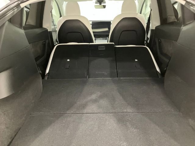 Used 2022 Tesla Model Y Long Range image 34