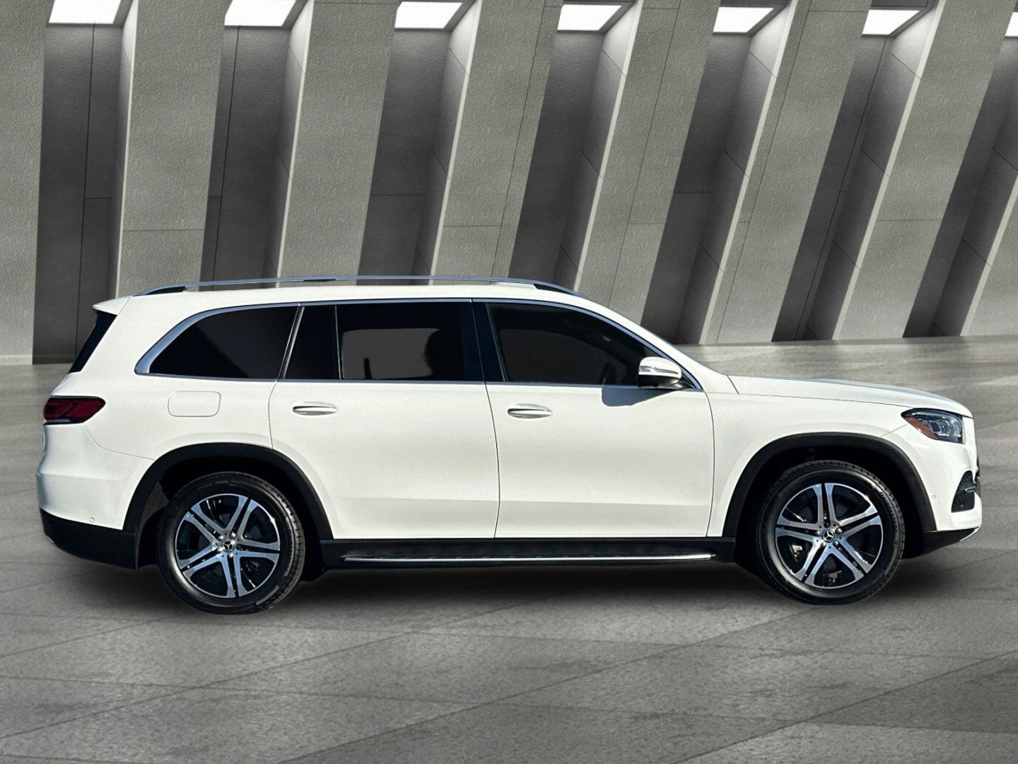 Used 2021 Mercedes-Benz GLS 450 4MATIC image 3