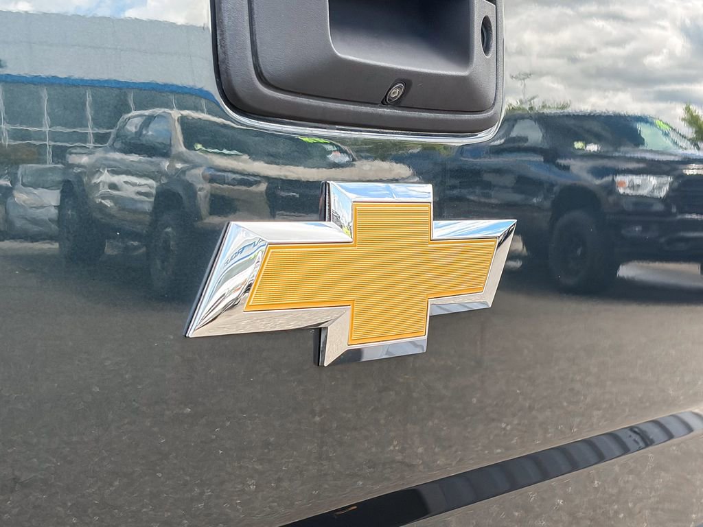 Used 2018 Chevrolet Silverado 1500 LT w/ All Star Edition AWD/4WD image 10