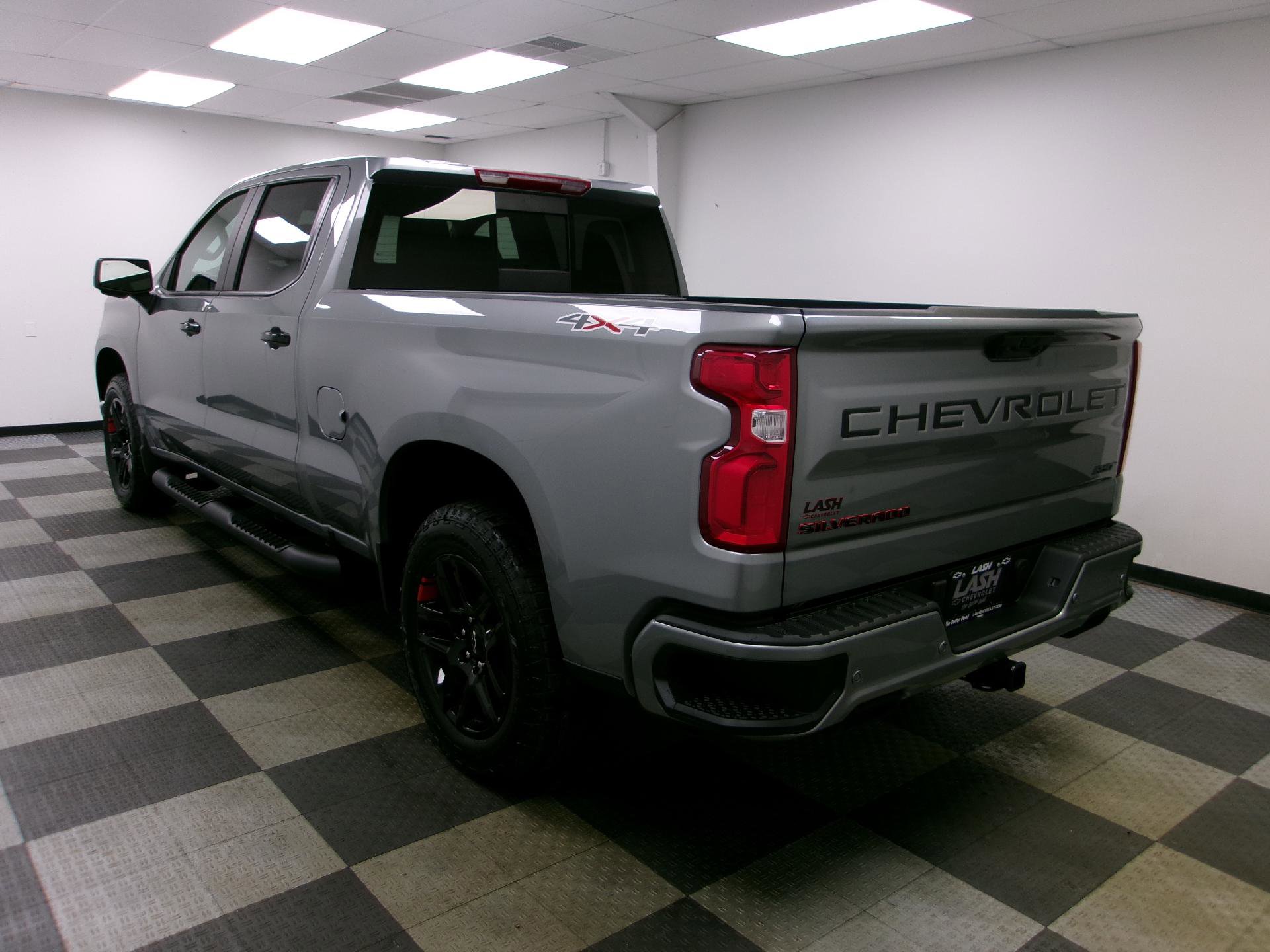 New 2026 Chevrolet Silverado 1500 RST w/ Redline Edition AWD/4WD image 2