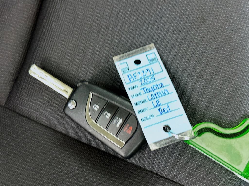 Used 2025 Toyota Corolla LE image 35