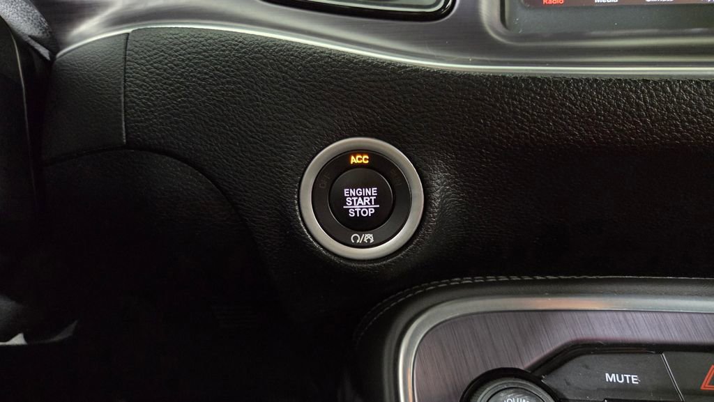 Used 2018 Dodge Challenger R/T w/ Blacktop Package image 21