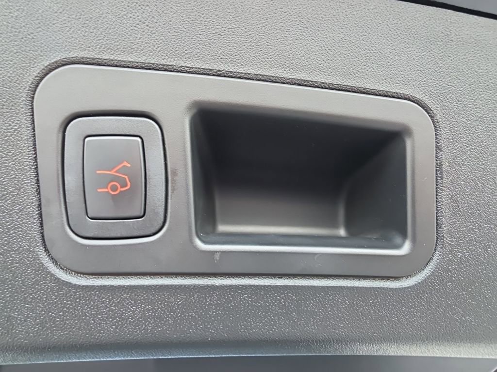 Used 2015 Tesla Model S 85D image 38