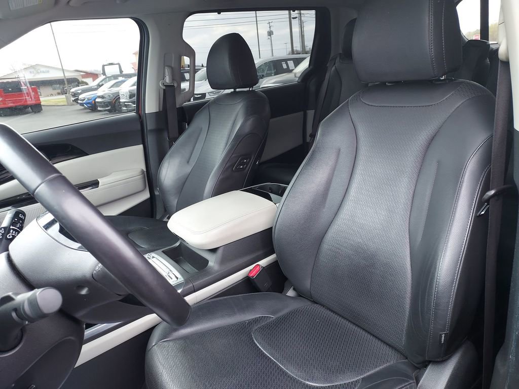 Used 2024 Kia Carnival SX Prestige FWD image 17