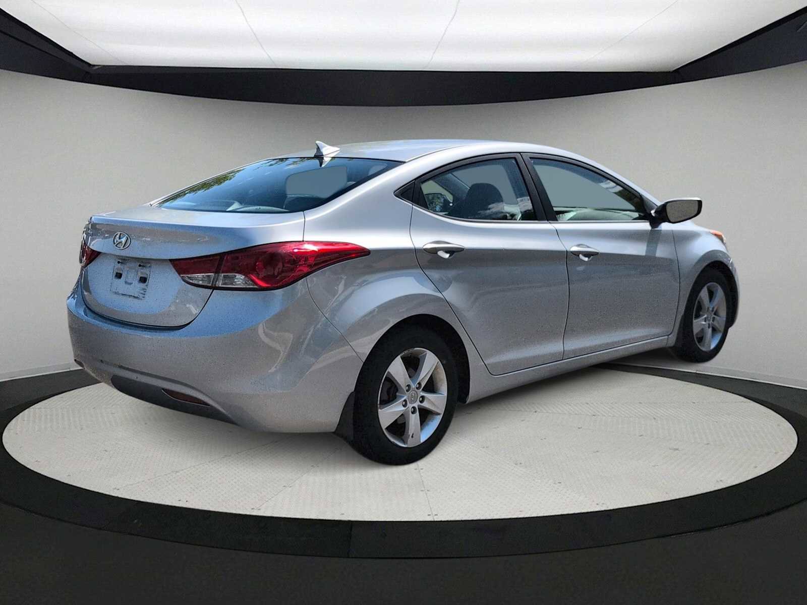 Used 2013 Hyundai Elantra GLS w/ Preferred Pkg image 8