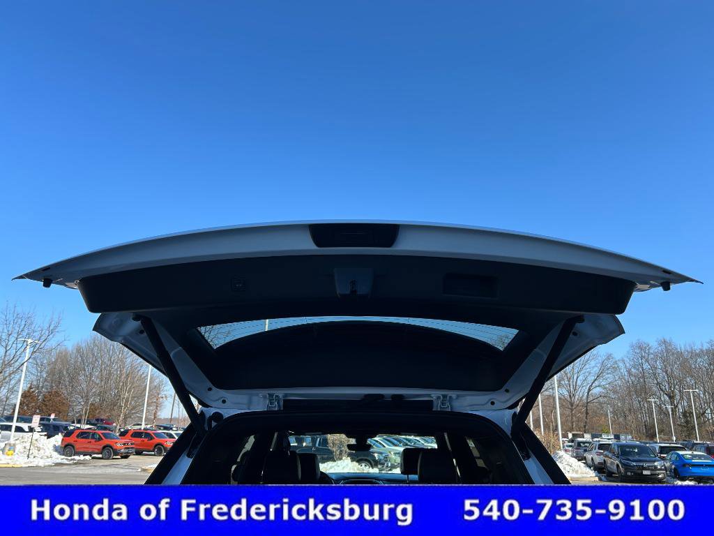 Used 2023 Chevrolet Traverse LT w/ LT Premium Package image 20