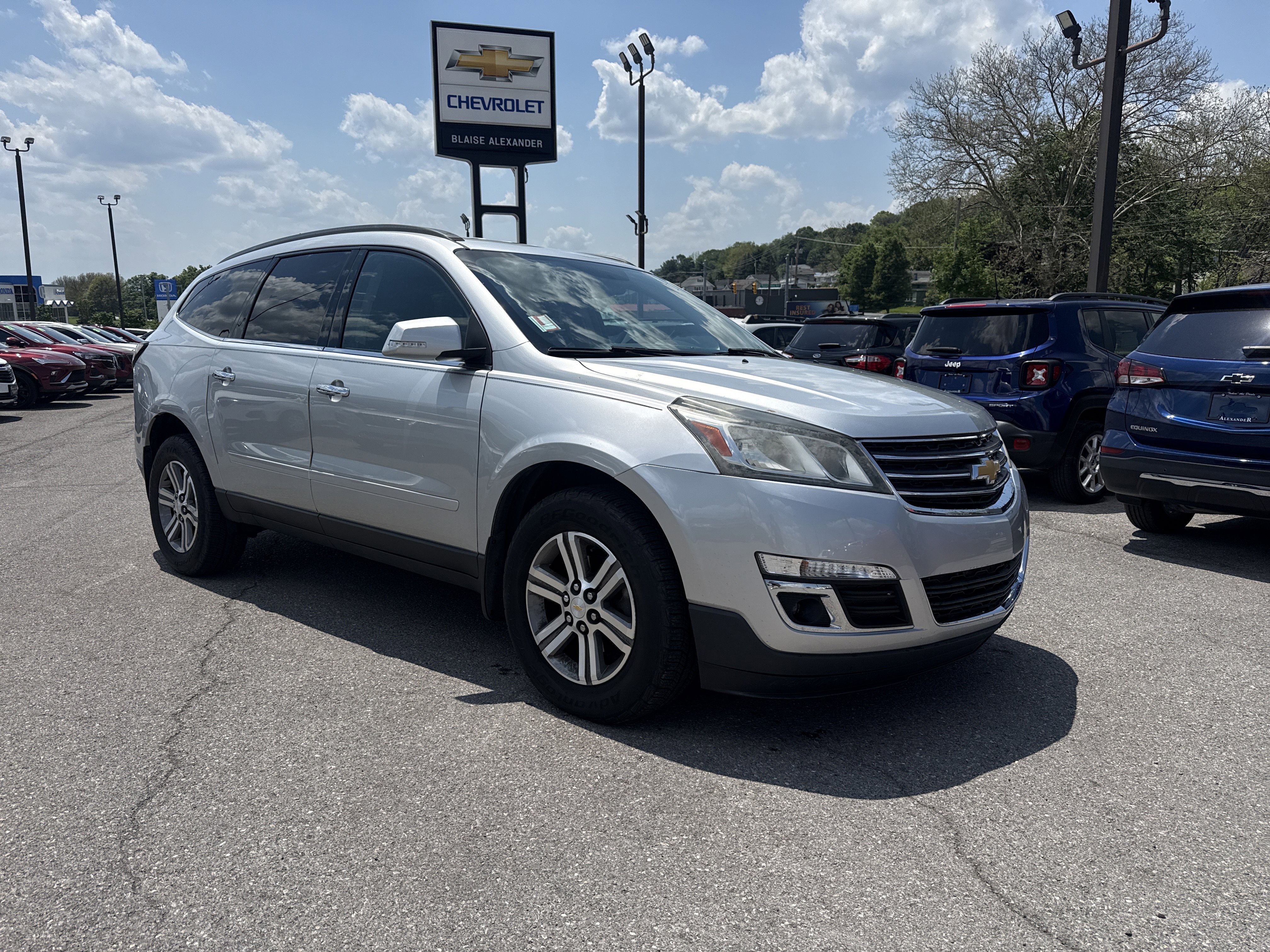 Used 2015 Chevrolet Traverse LT AWD/4WD image 1