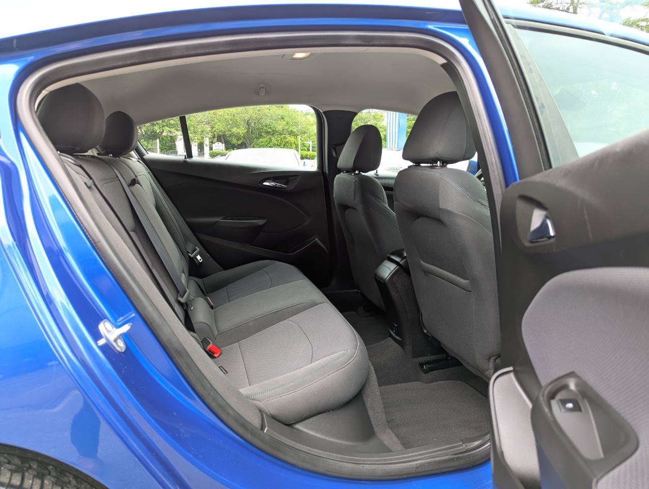 Used 2018 Chevrolet Cruze LT FWD image 34