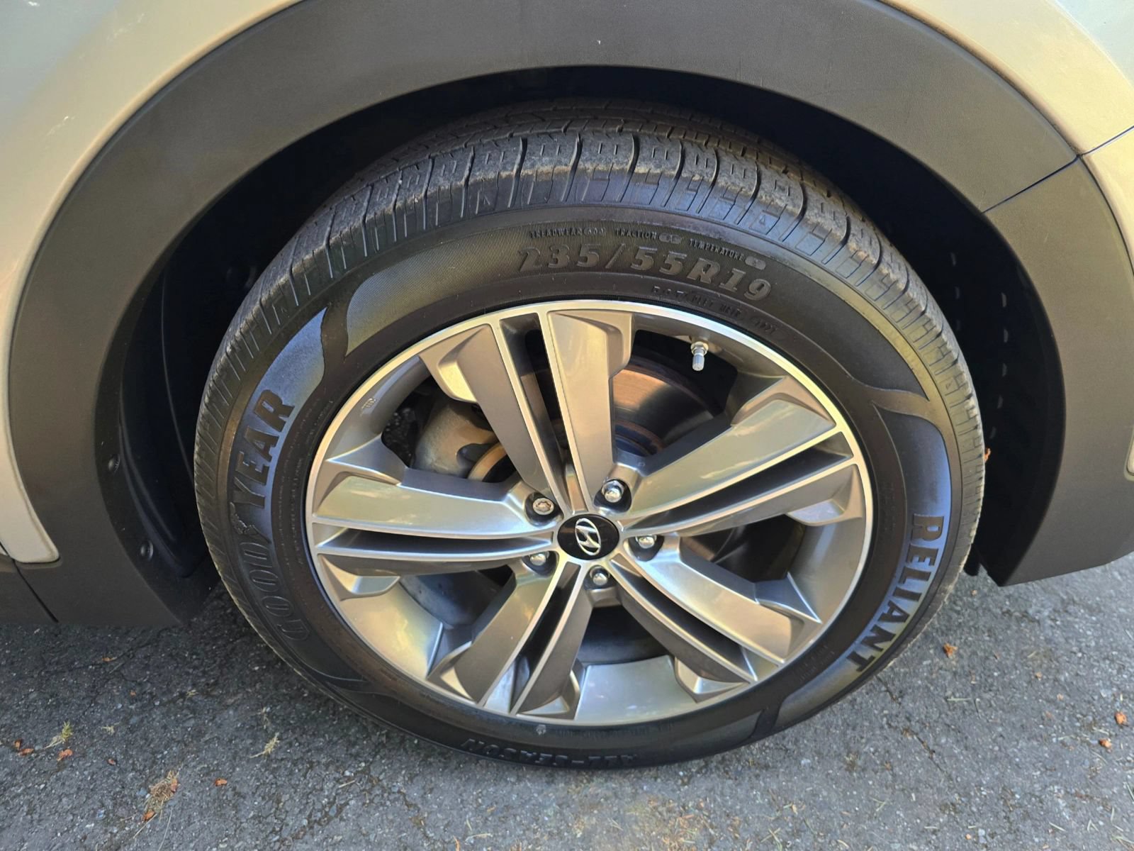 Used 2013 Hyundai Santa Fe Limited AWD/4WD image 11