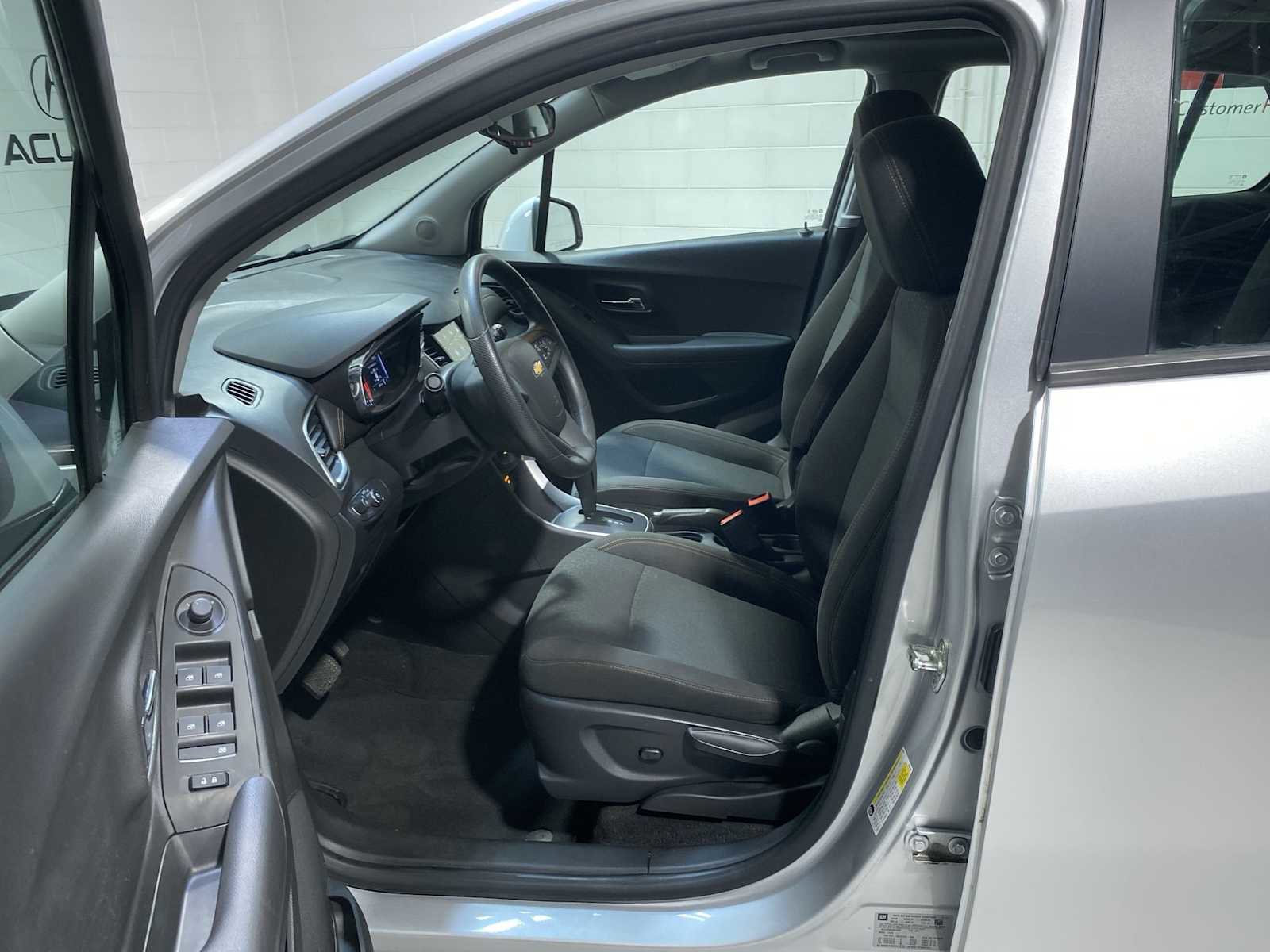 Used 2018 Chevrolet Trax LS AWD/4WD image 2