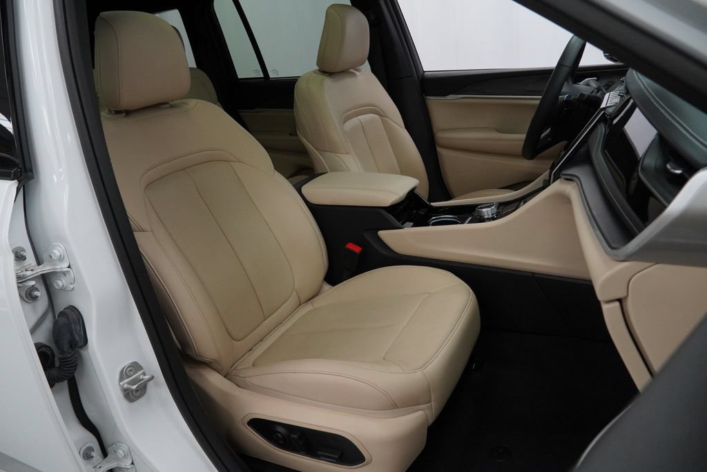 Certified 2022 Jeep Grand Cherokee Limited 4xe w/ Luxury Tech Group II AWD/4WD image 49