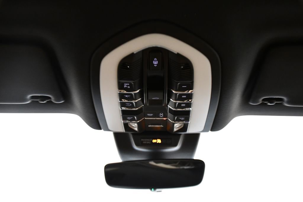 Certified 2025 Porsche Macan image 25