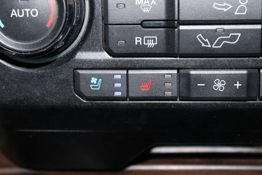 Used 2018 Ford F150 Lariat image 31