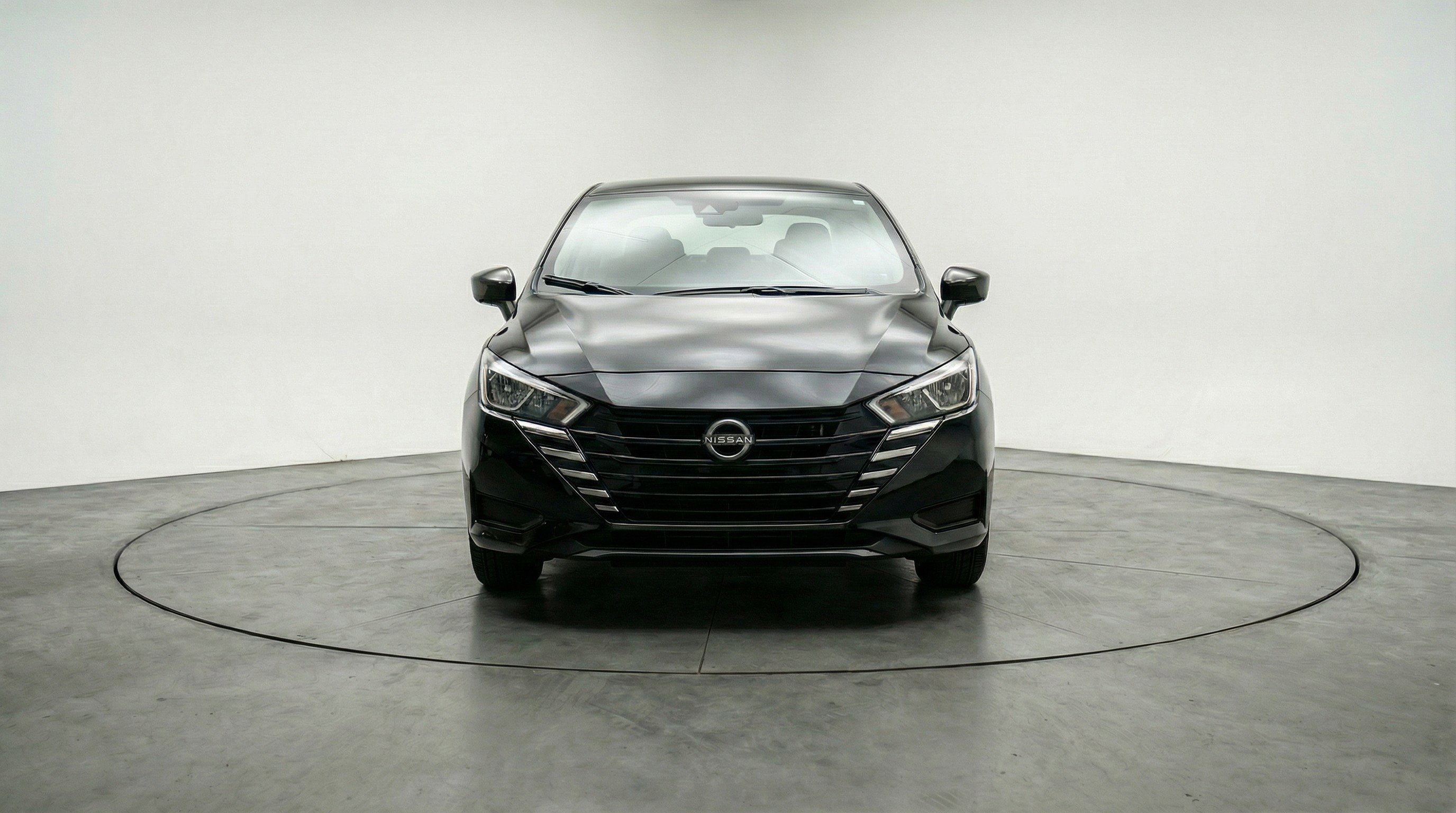 Used 2025 Nissan Versa SV image 2