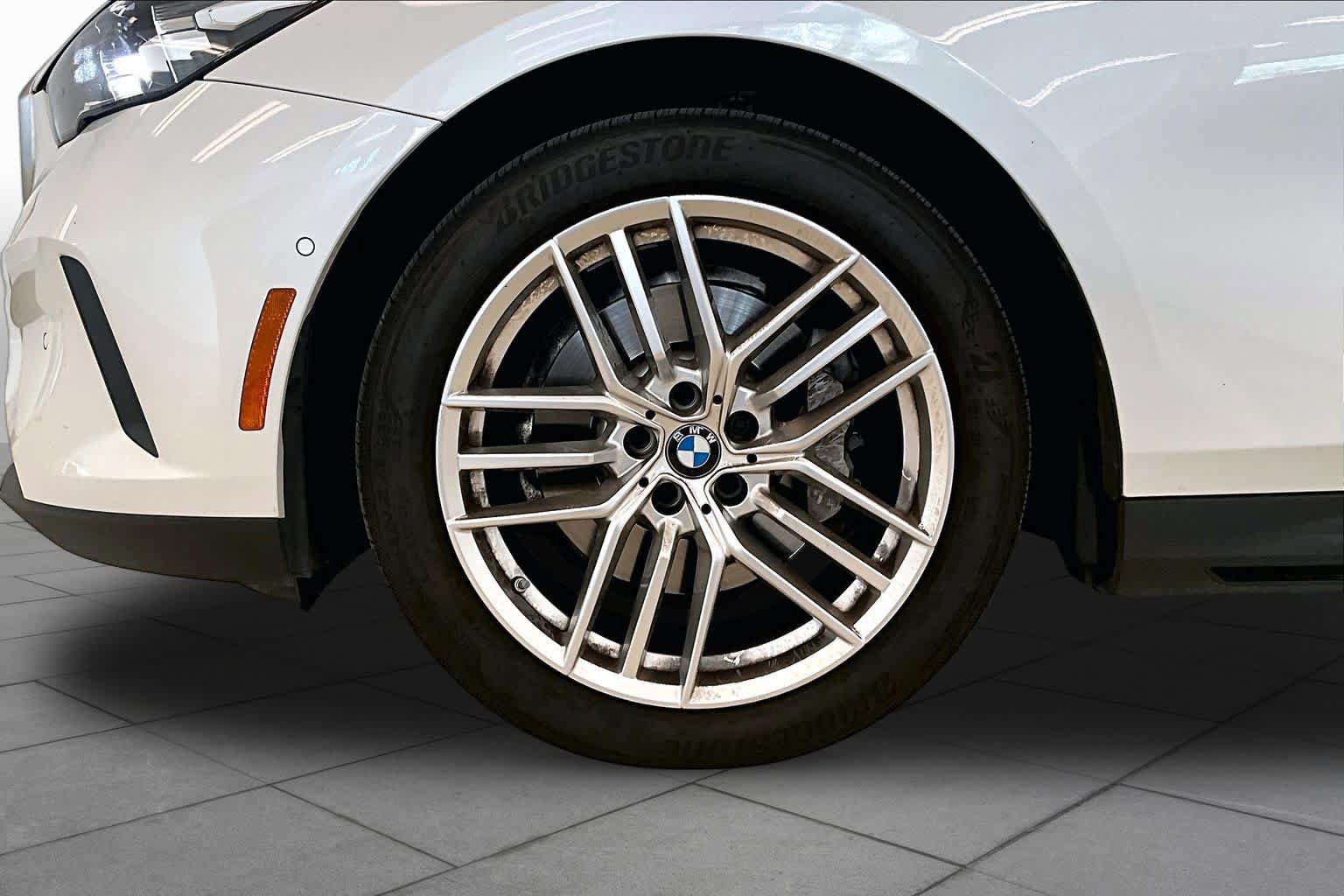 Used 2024 BMW 530i w/ Convenience Package RWD image 9