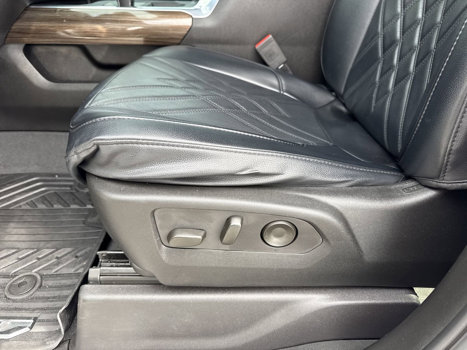 Used 2024 Chevrolet Silverado 1500 RST image 17