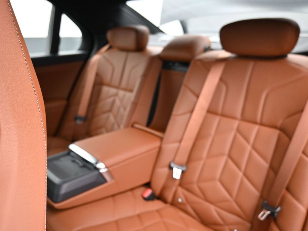 New 2026 BMW 740i xDrive image 16