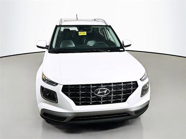New 2026 Hyundai Venue SEL FWD image 2