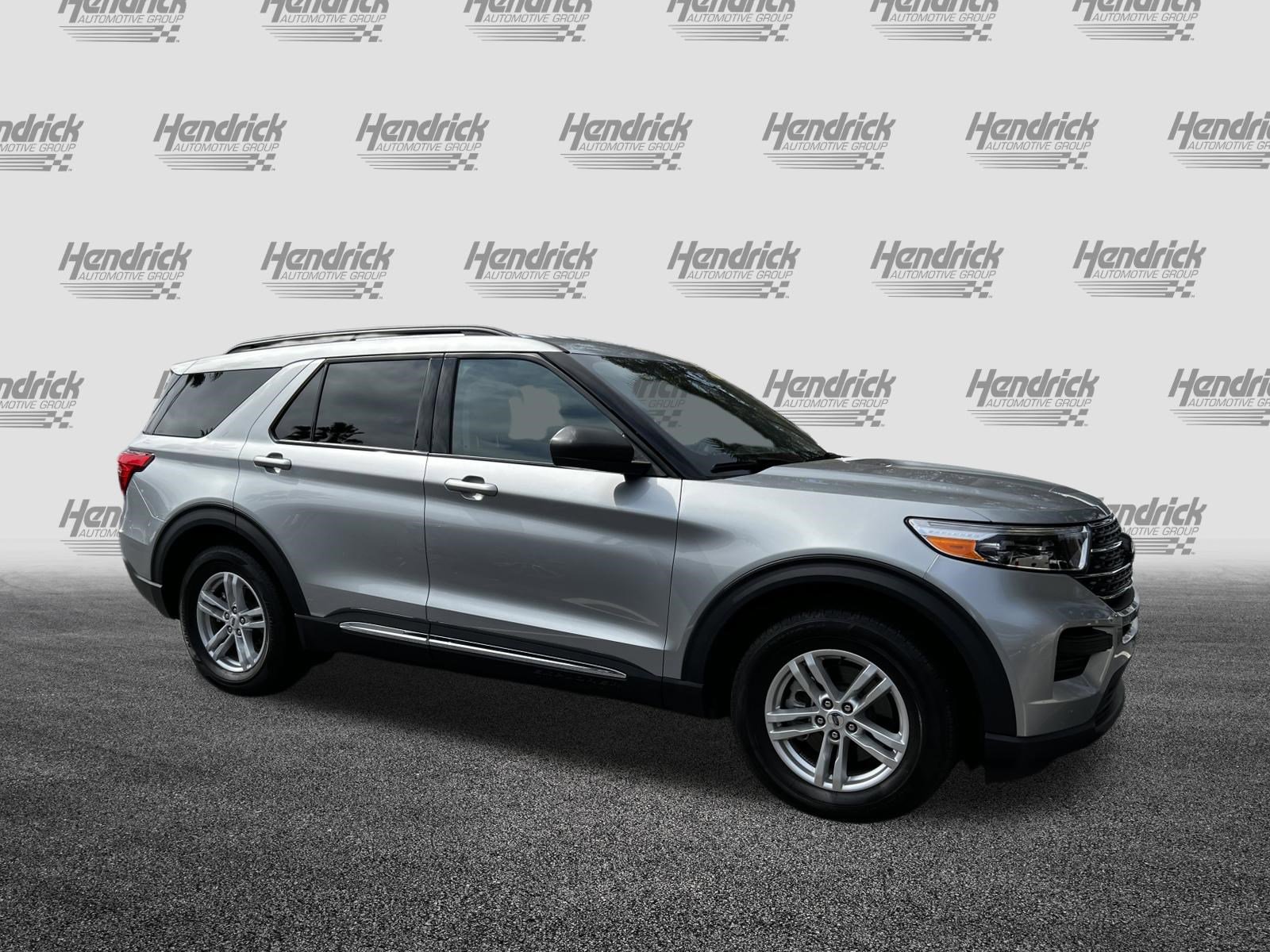 Used 2023 Ford Explorer XLT image 10
