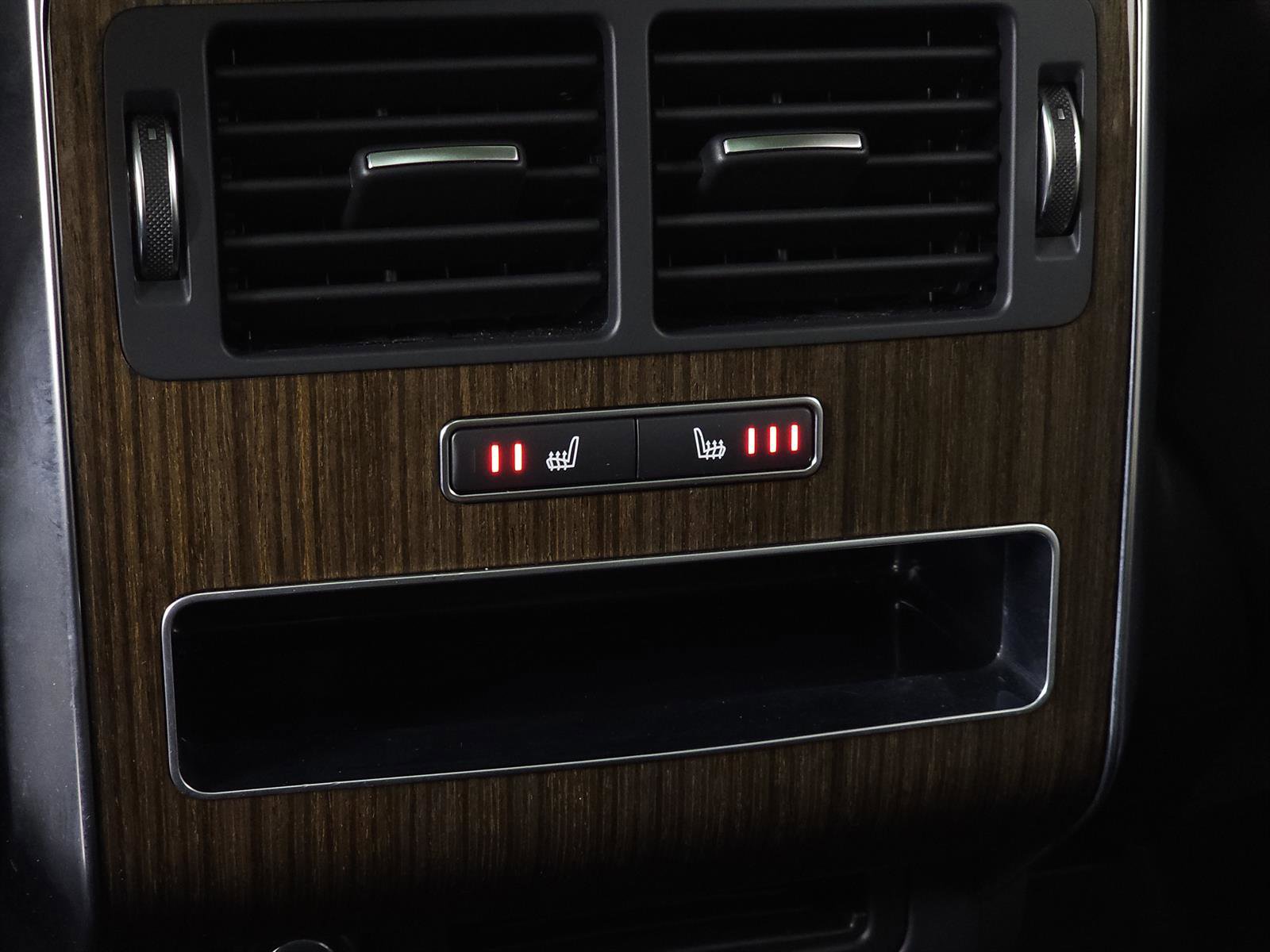 Used 2016 Land Rover Range Rover Sport HSE image 32