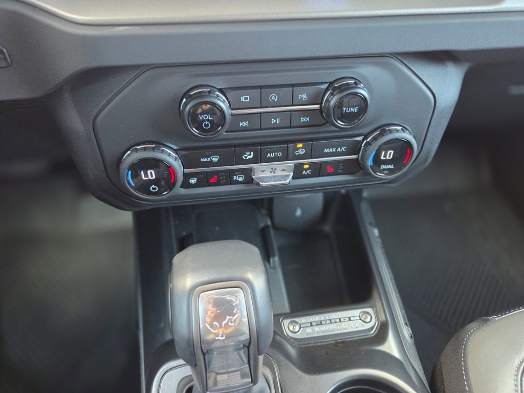 Used 2025 Ford Bronco Outer Banks AWD/4WD image 24