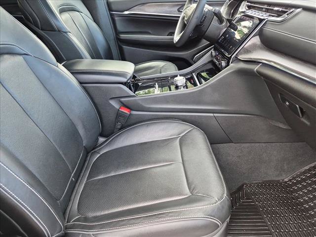 Used 2023 Jeep Grand Cherokee Overland AWD/4WD image 21