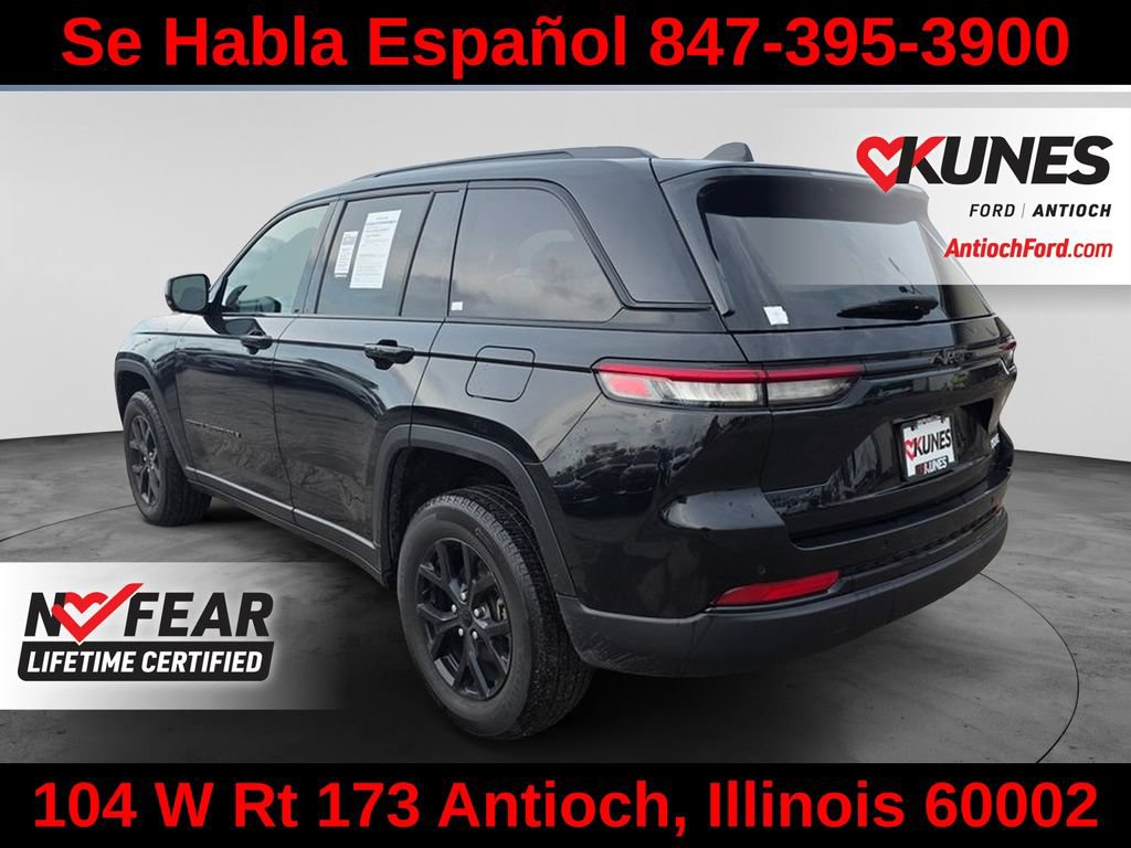Used 2025 Jeep Grand Cherokee Altitude AWD/4WD image 8