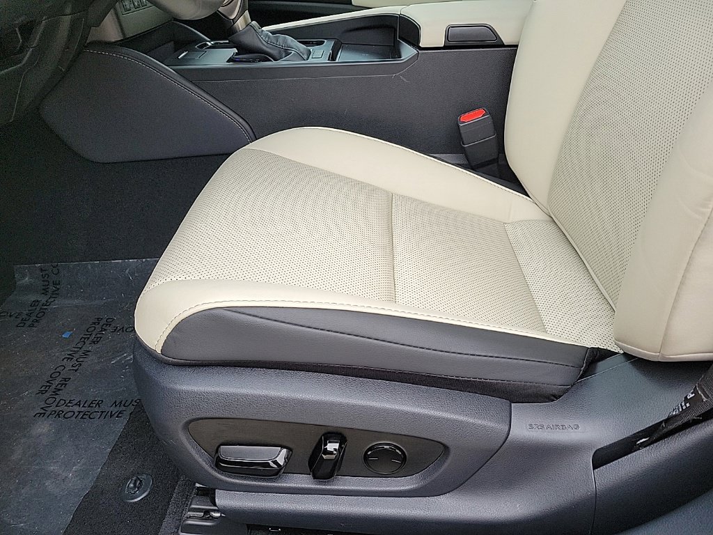 Used 2025 Lexus ES 350 w/ Premium Package FWD image 11
