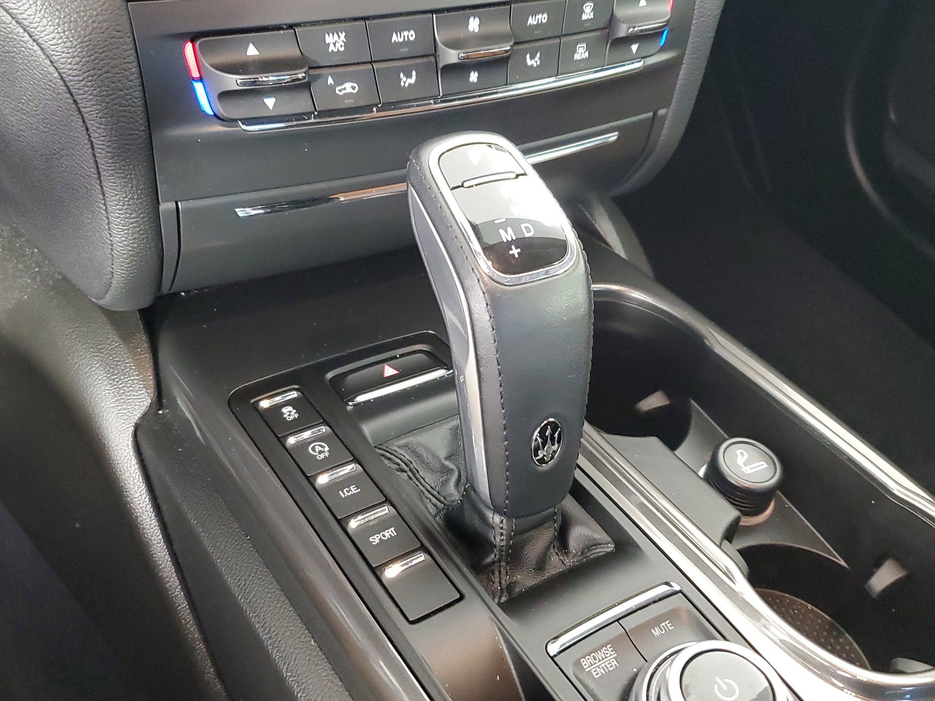 Used 2021 Maserati Ghibli S image 39