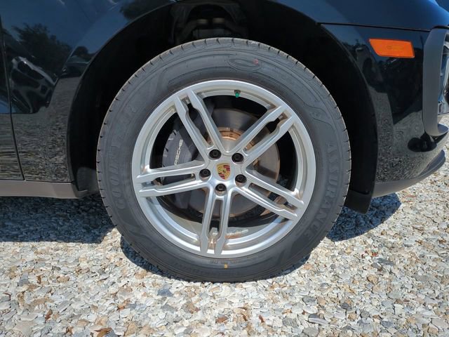 Used 2023 Porsche Macan image 10