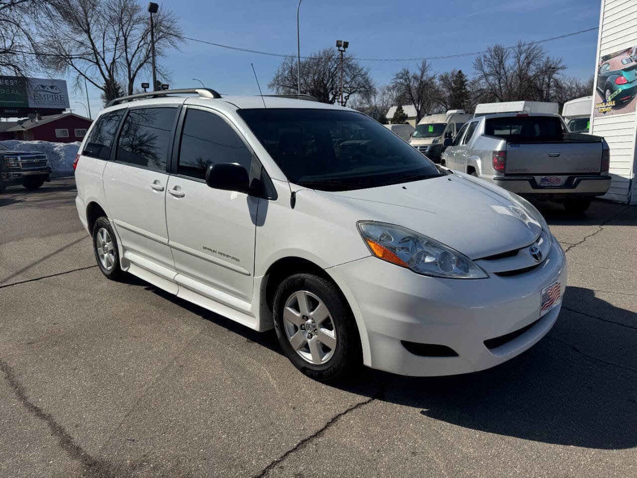 Used 2008 Toyota Sienna LE FWD image 4