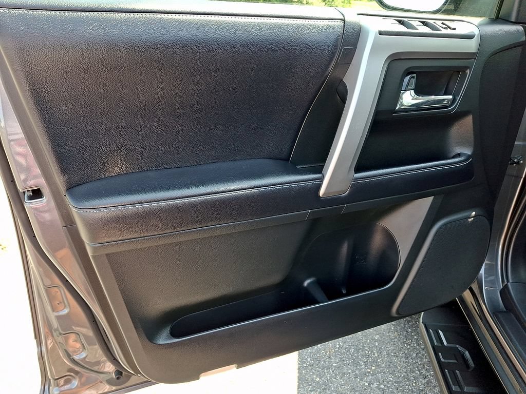 Used 2018 Toyota 4Runner SR5 Premium AWD/4WD image 12