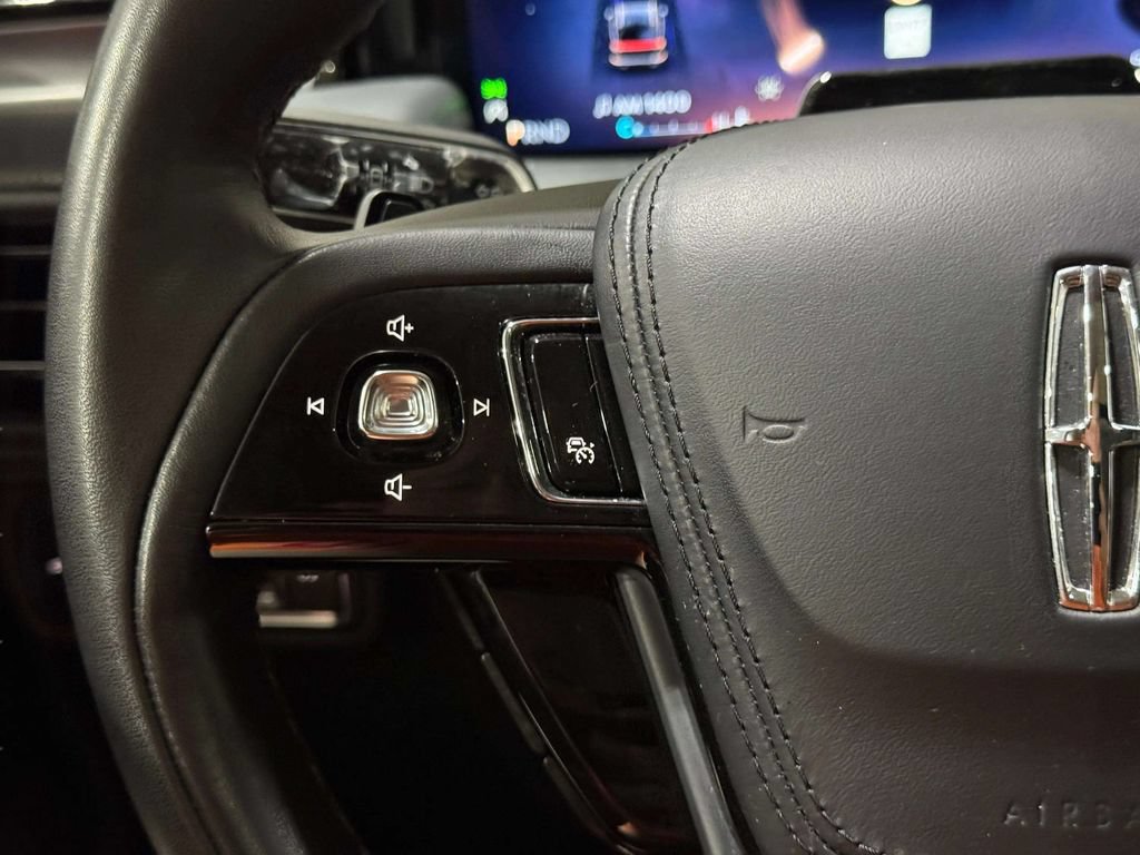 Certified 2025 Lincoln Aviator AWD image 10