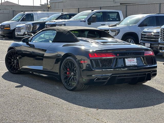 Used 2017 Audi R8 V10 w/ Carbon Exterior Package image 6