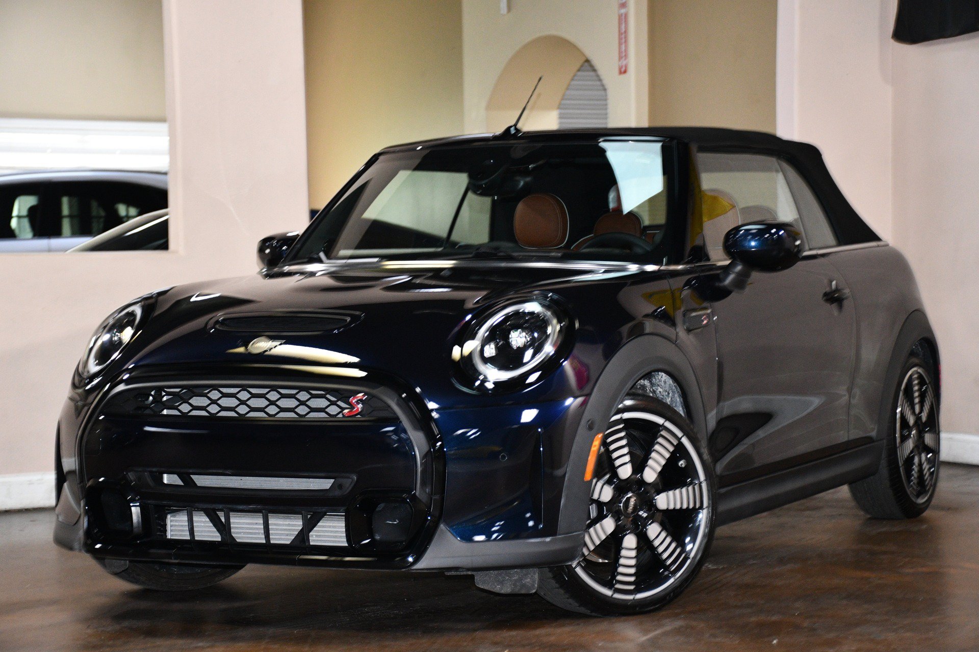 Used 2023 MINI Cooper S FWD image 4