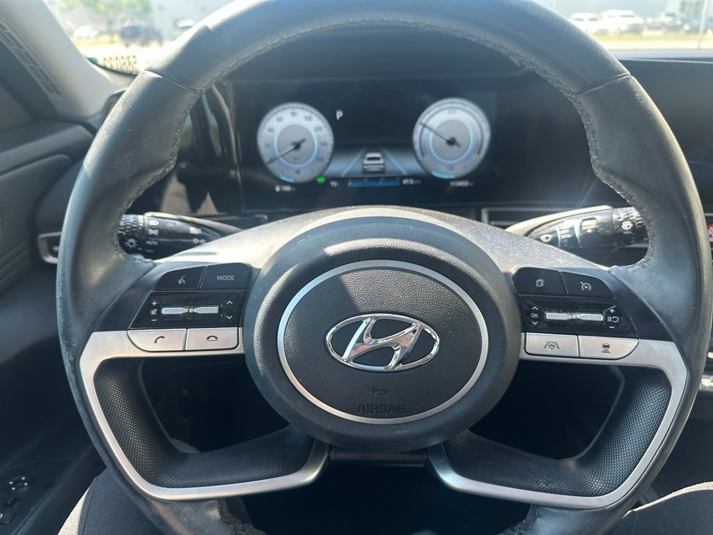 Used 2023 Hyundai Elantra Limited FWD image 6