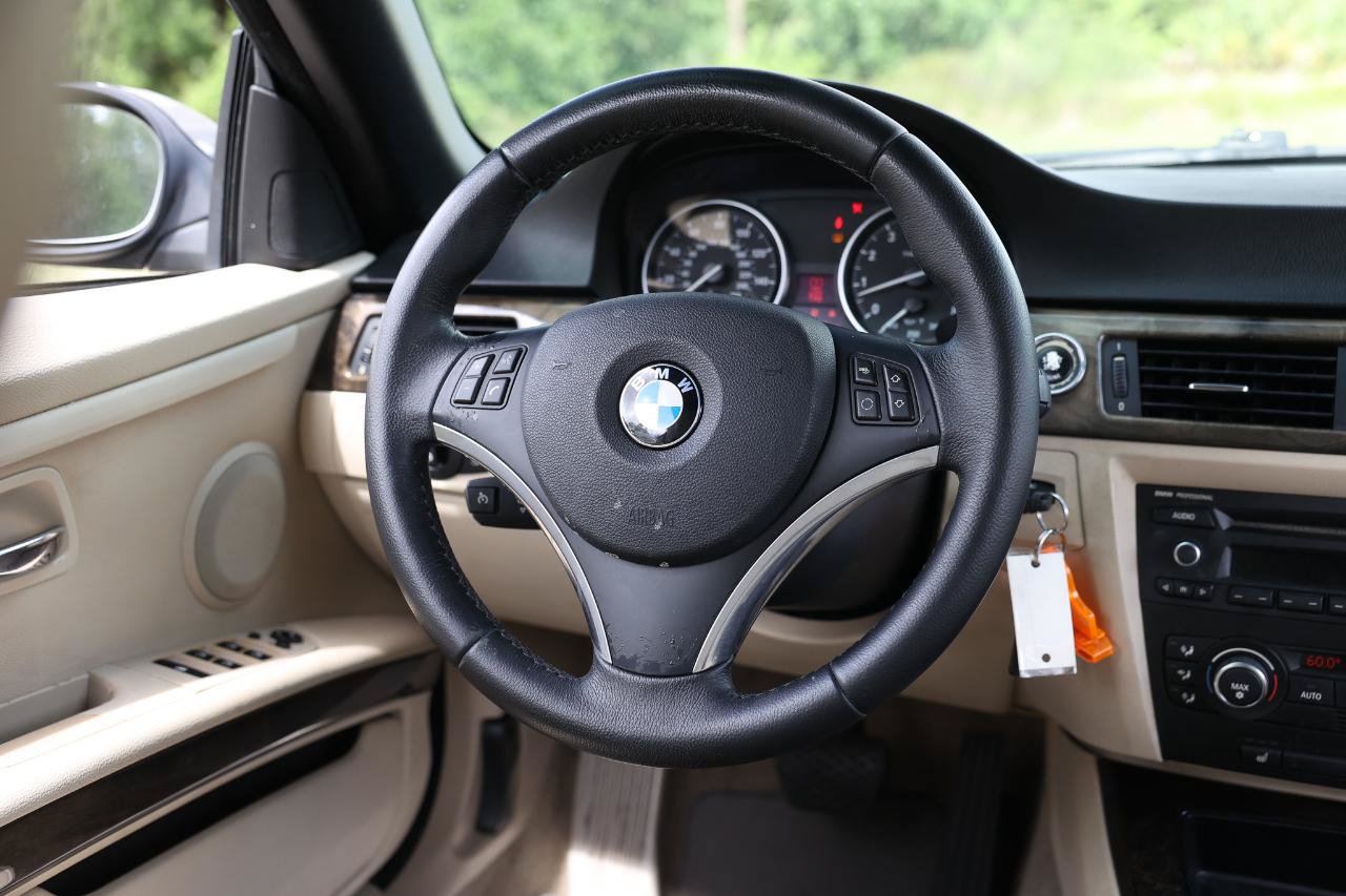 Used 2009 BMW 328i Convertible RWD image 27