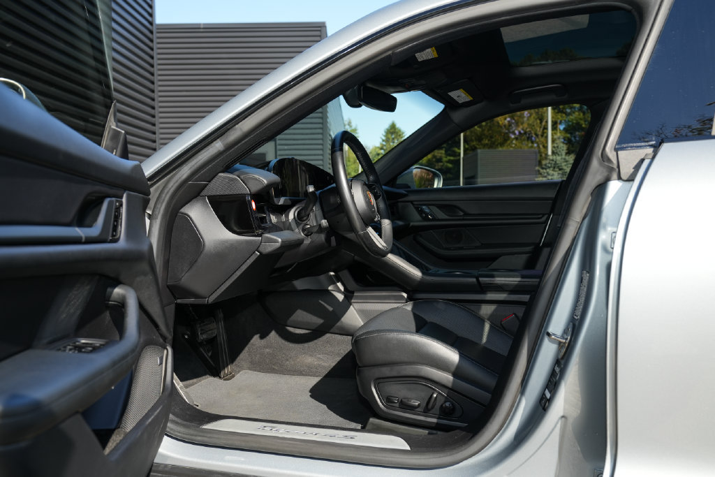 Certified 2021 Porsche Taycan 4S AWD/4WD image 19