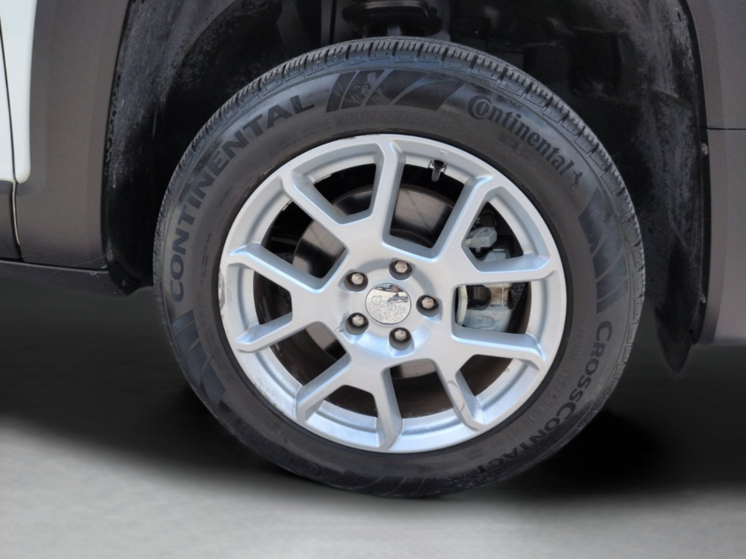 Used 2023 Jeep Renegade Latitude AWD/4WD image 13