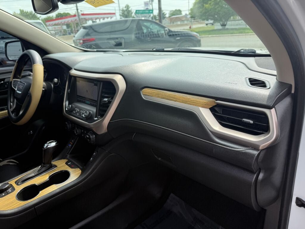 Used 2018 GMC Acadia Denali w/ Technology Package AWD/4WD image 33