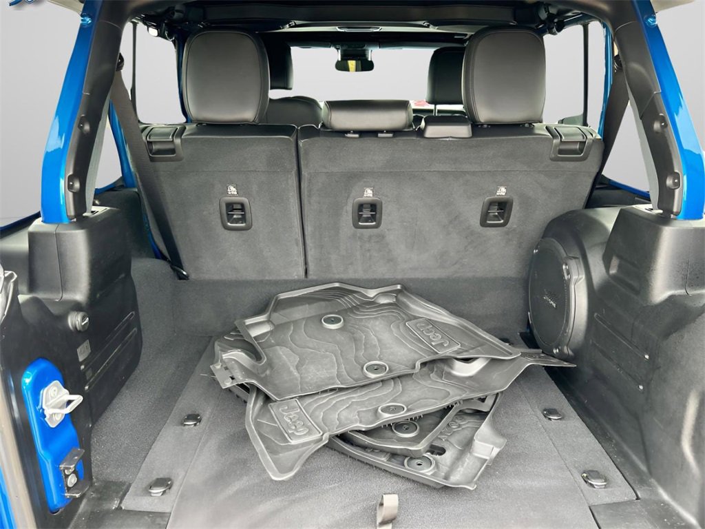 Used 2021 Jeep Wrangler Unlimited Sahara w/ Cold Weather Group image 14