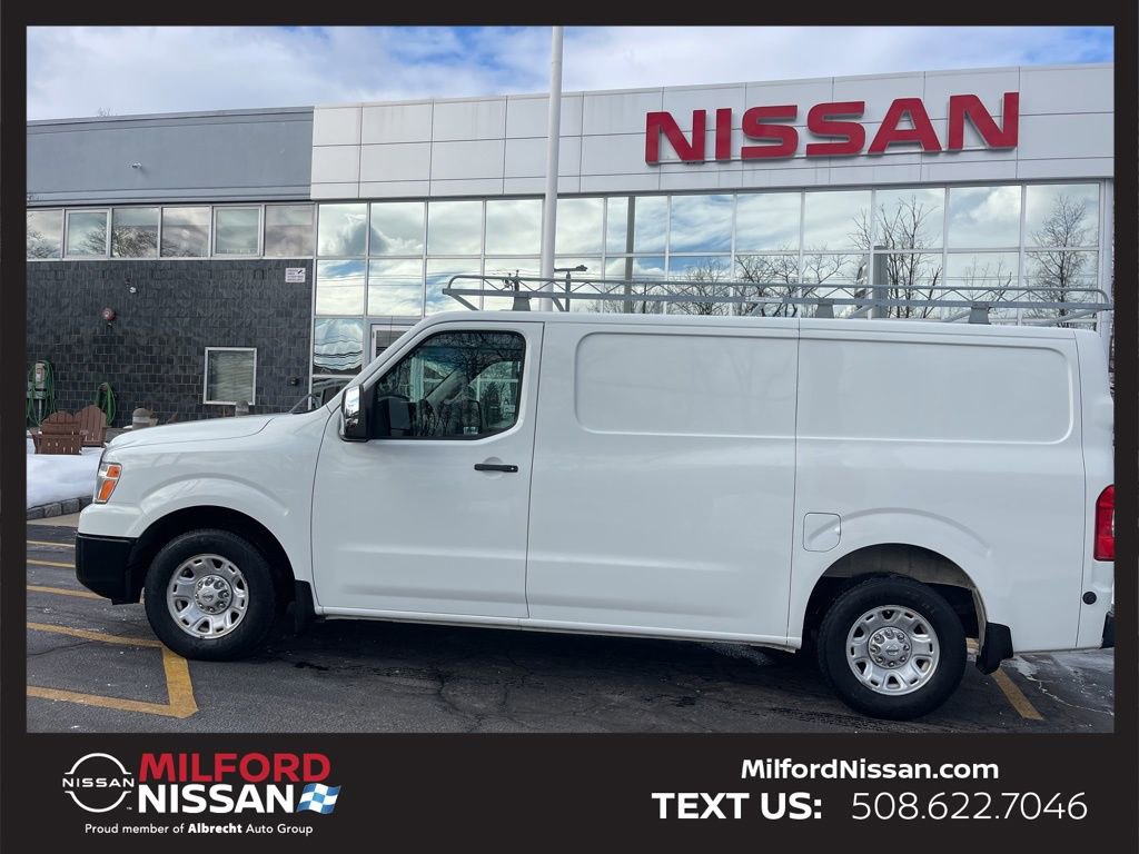 Used 2015 Nissan NV 3500 SV w/ Technology Package image 2