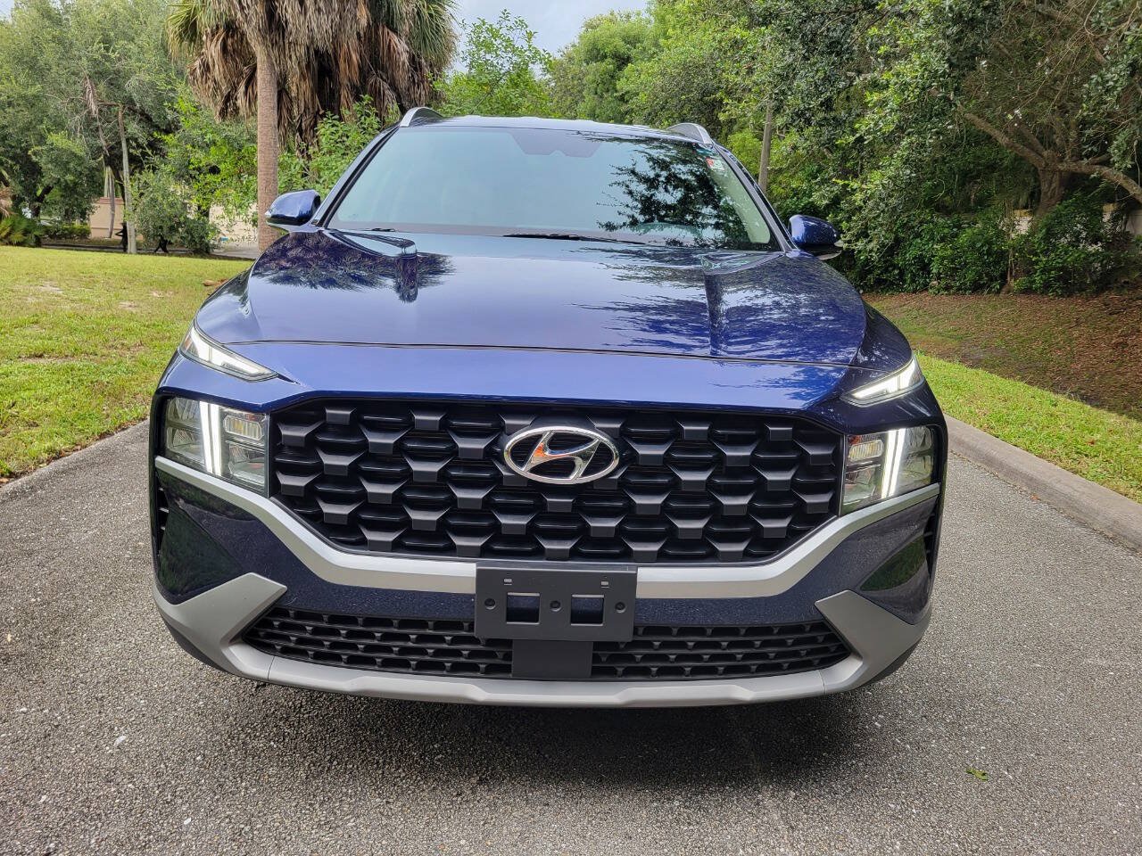 Used 2023 Hyundai Santa Fe SEL FWD image 2