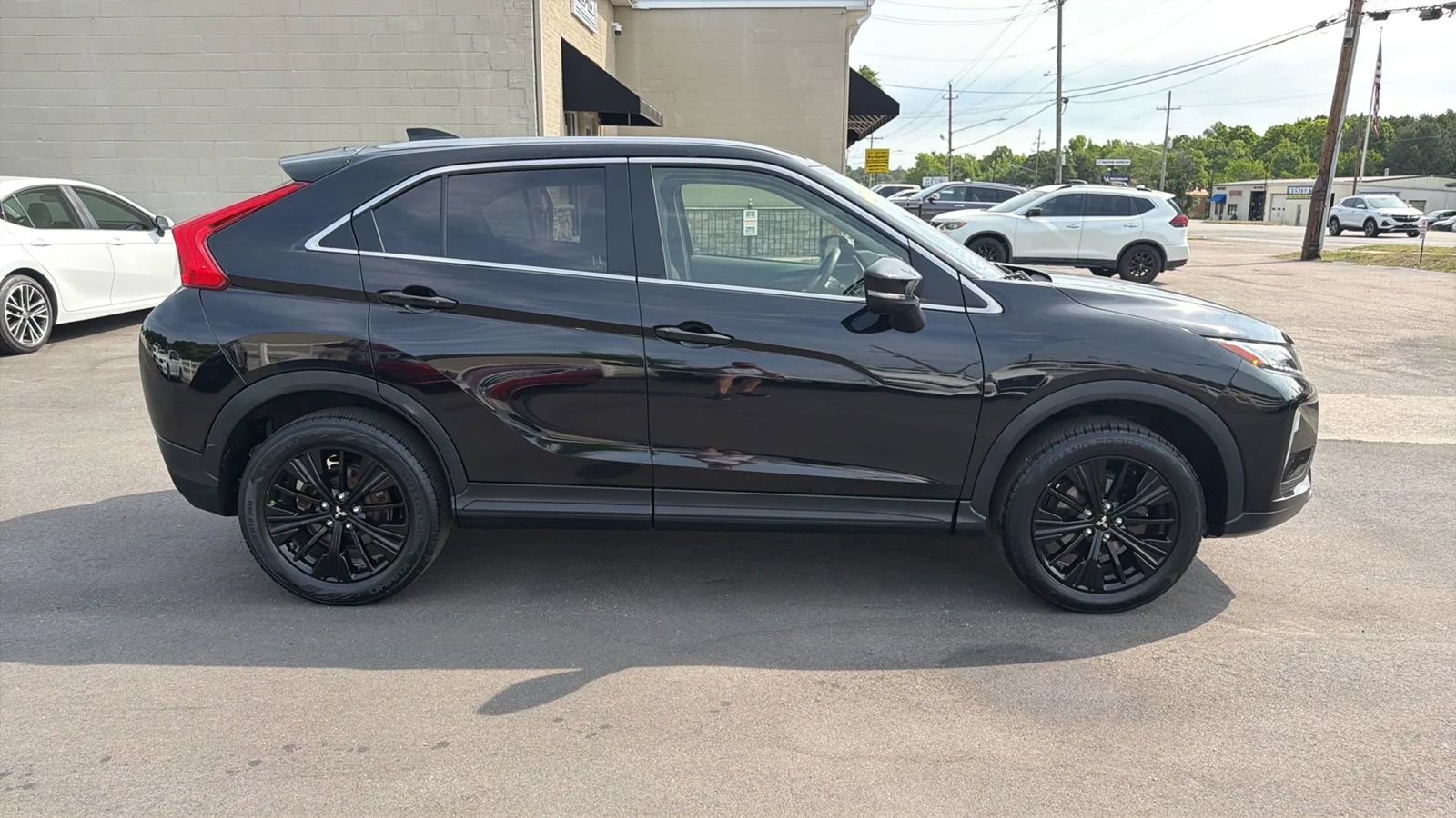 Used 2019 Mitsubishi Eclipse Cross AWD image 2