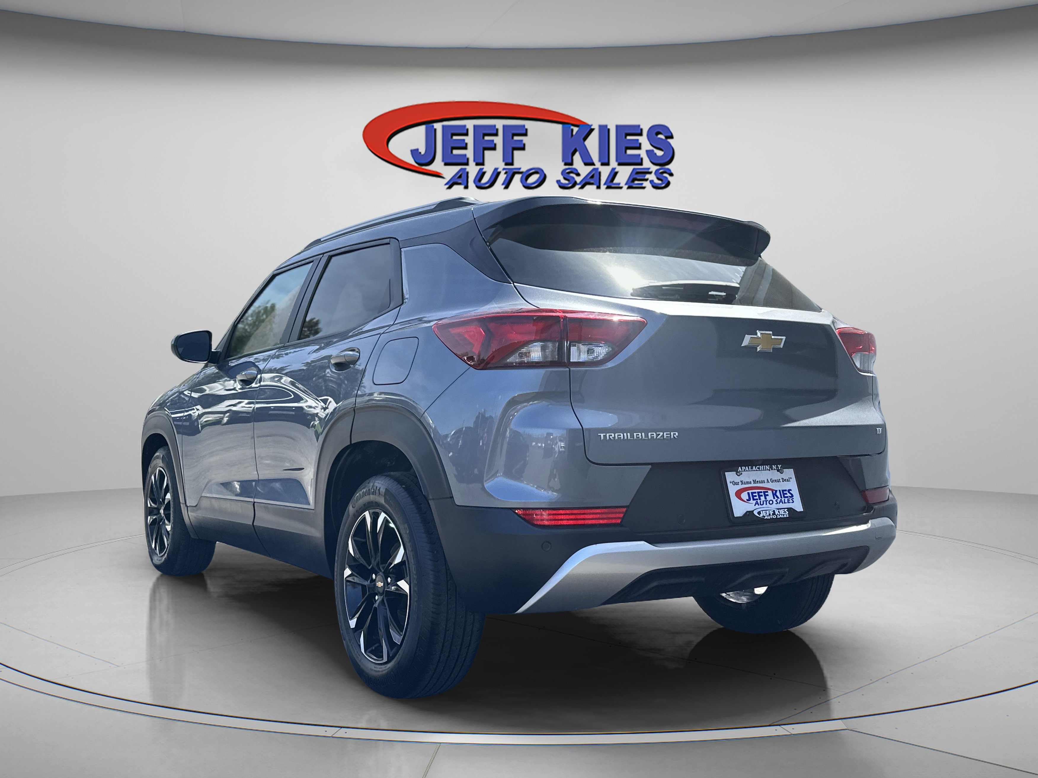 Used 2022 Chevrolet TrailBlazer LT w/ Convenience Package image 4