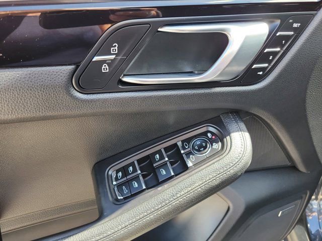 Used 2020 Porsche Macan image 20