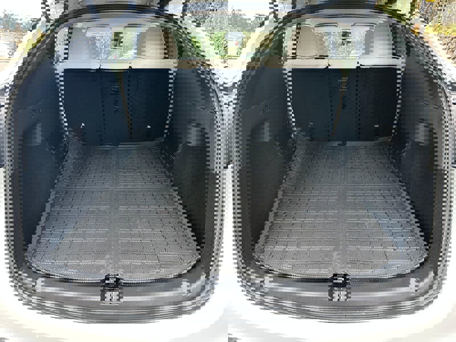 Used 2024 Tesla Model Y Long Range image 30